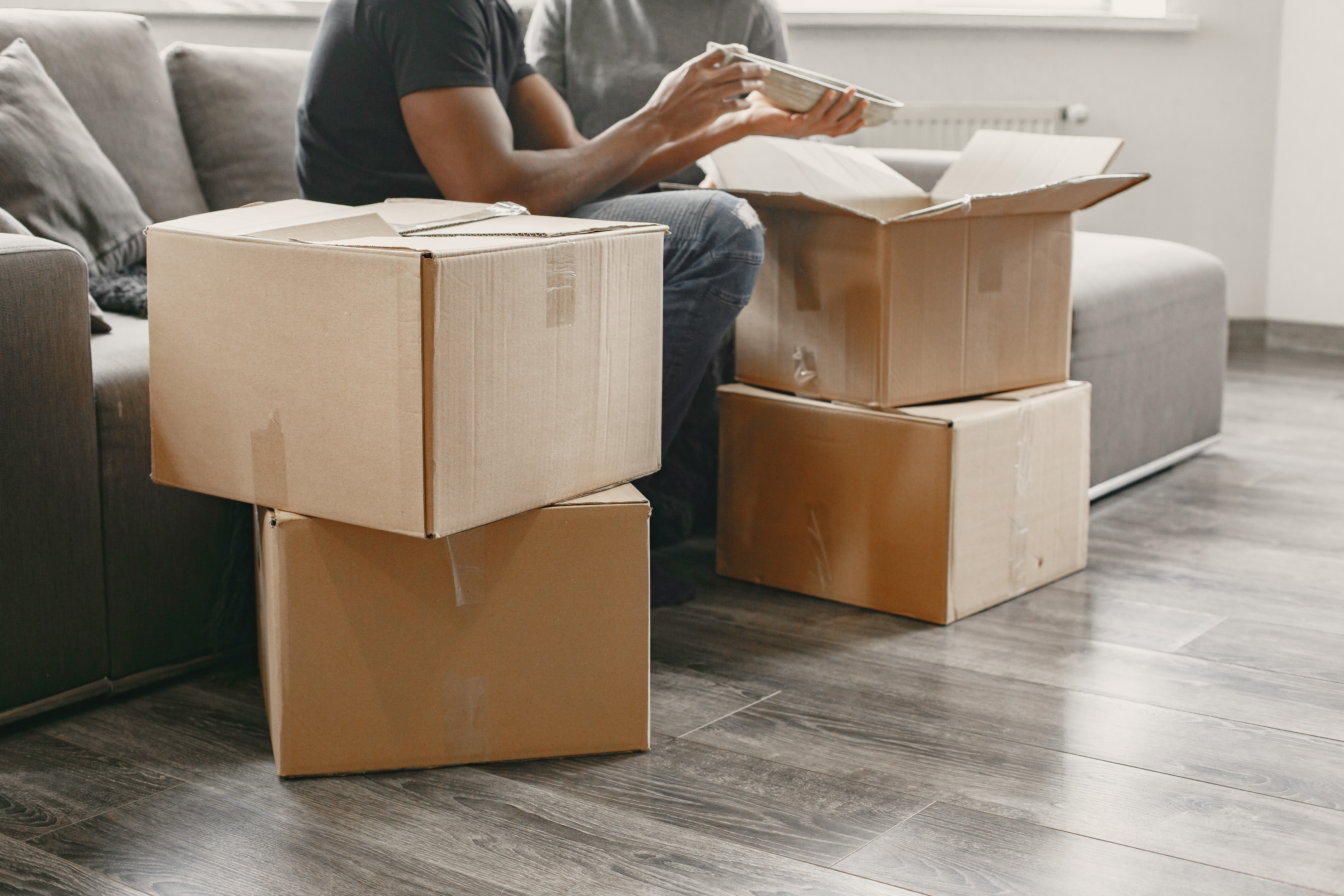 Couple packing boxes